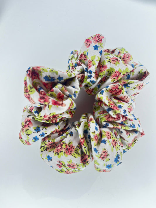 Ditsy floral scrunchie