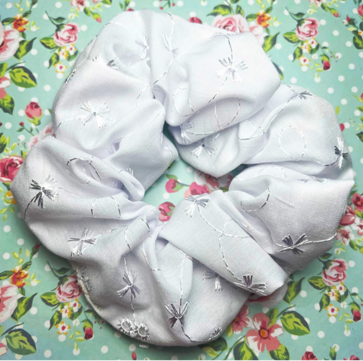 White sheen scrunchie