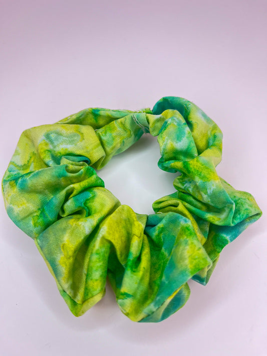 Tie-dye scrunchie